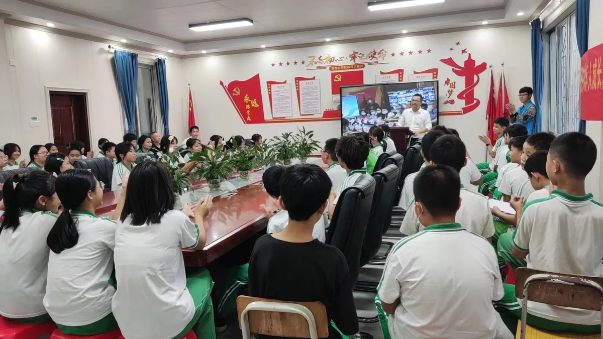 本格諮詢發展歷程:2023.11 鳳凰中學心理公益講座(圖1)